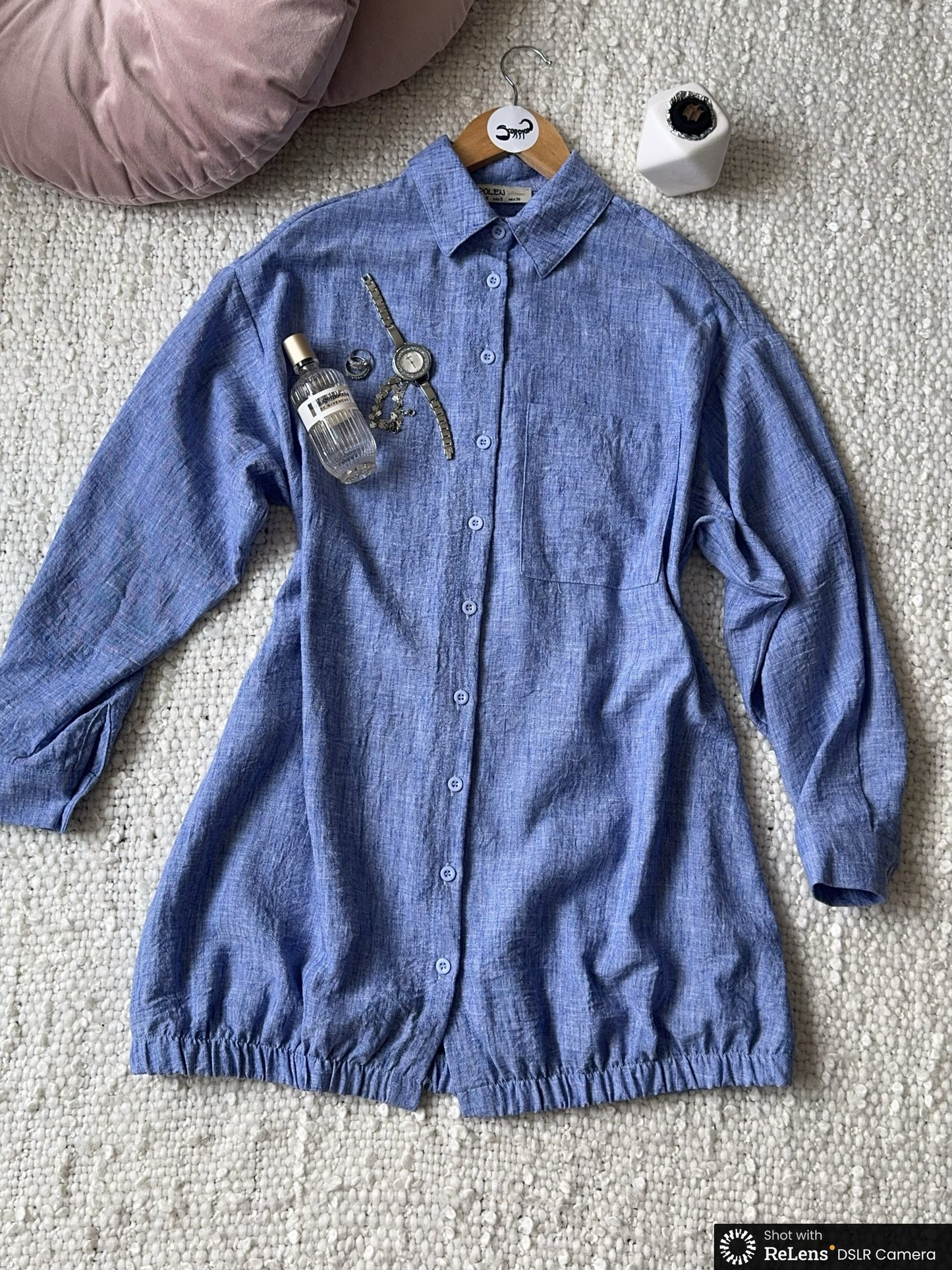 Trendy and casual-chic shirt